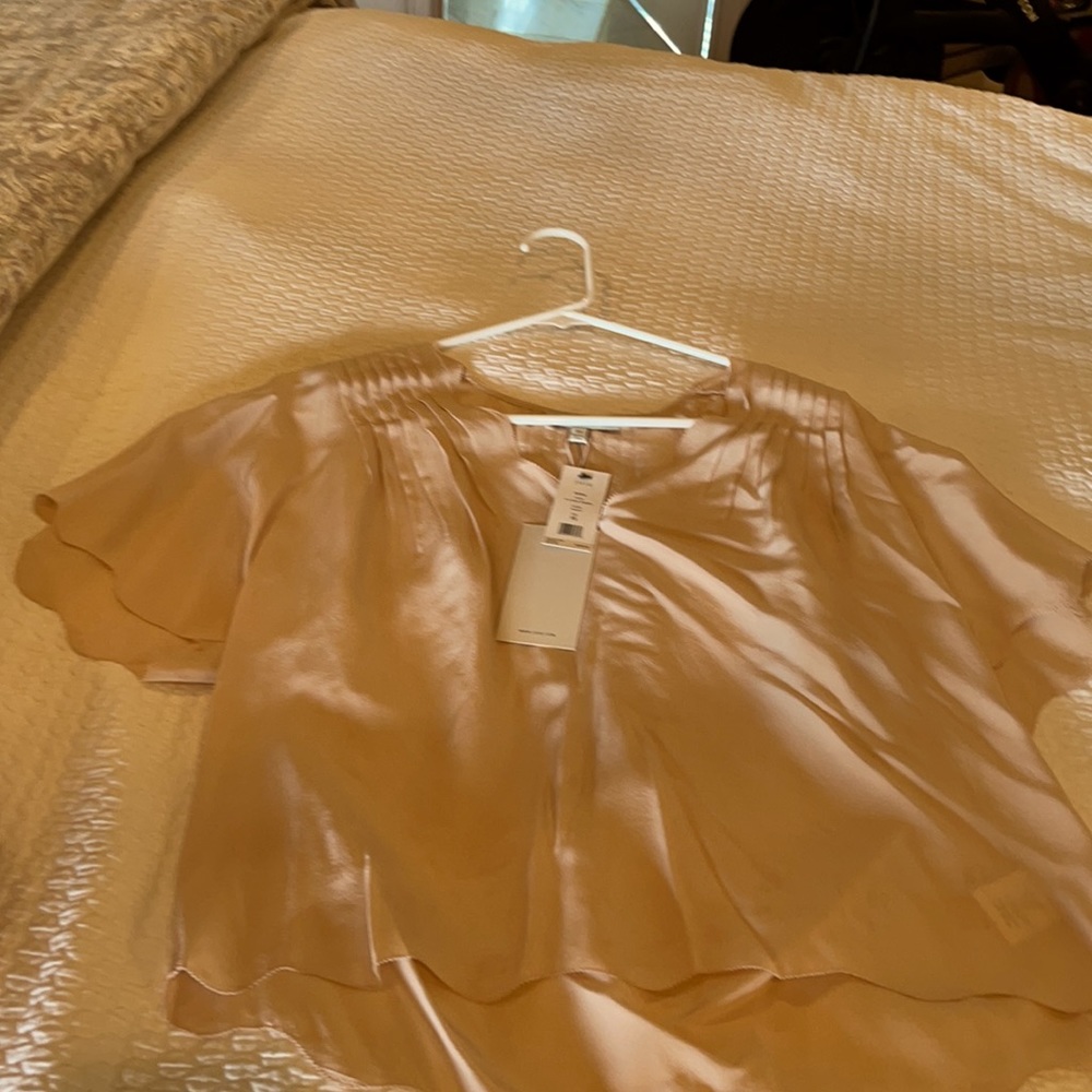 NWT. Josie blouse. Never worn. Pink. XS